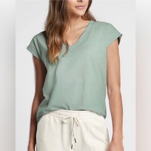 Athleta Avenue Tee in Green